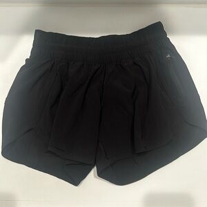 Lululemon size 6 Track That High-Rise Lined Short 3"